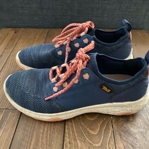 Teva Arrowood 2 Women Size 7.5 (Blue/Beige/Pink)